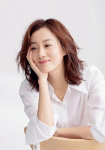 演员徐梵溪:出道17年不温不火,前男友娶李小冉,如今40岁怎样了