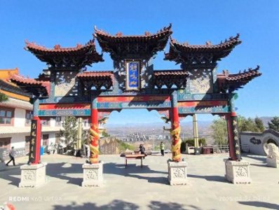 到河北张家口登鸡鸣山