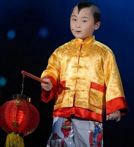 2015年邓鸣贺离世6岁登上春晚,两患白血病只因遭到家人压榨?