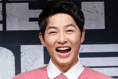 宋仲基官宣二胎得女,英国妻子17个月内两度生娃,小孩国籍随妈妈