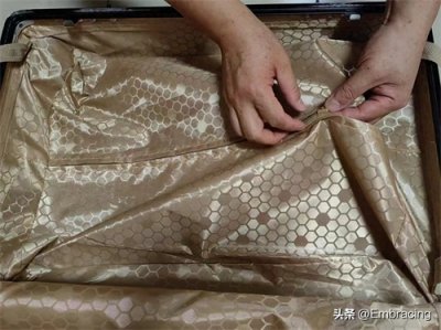 ​更换拉杆箱轮子的方法