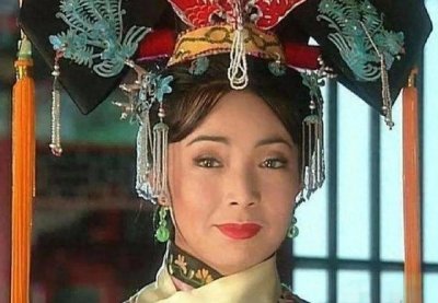 长大才发现,皇后根本不是紫薇的对手,看到皇后原型是谁就明白了