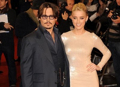 德普的美女律师闪耀亮相!西装造型又美又霸气,比“海后”美多了