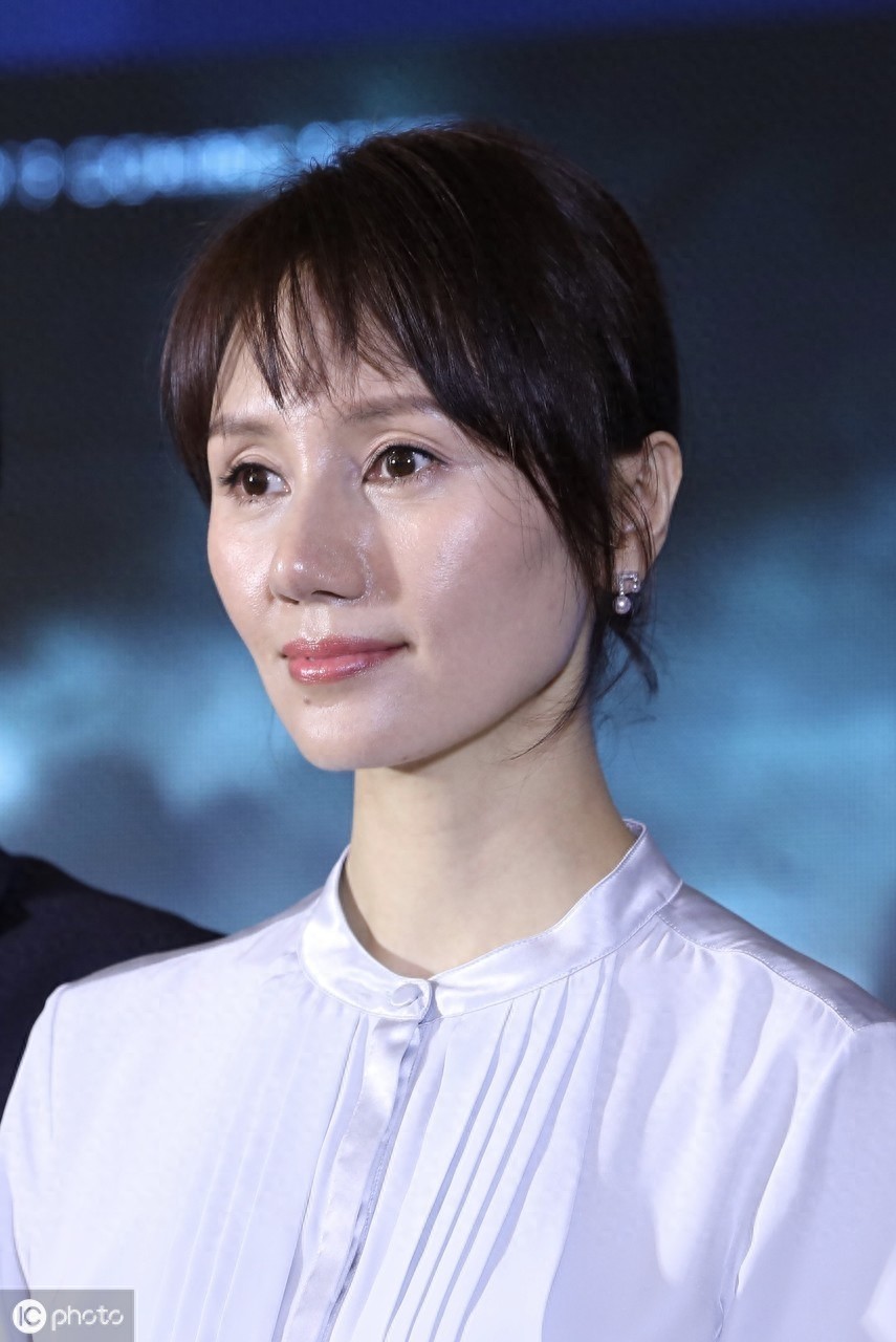 袁泉的一些简介,老公也是演员,结婚10年孩子都9岁了