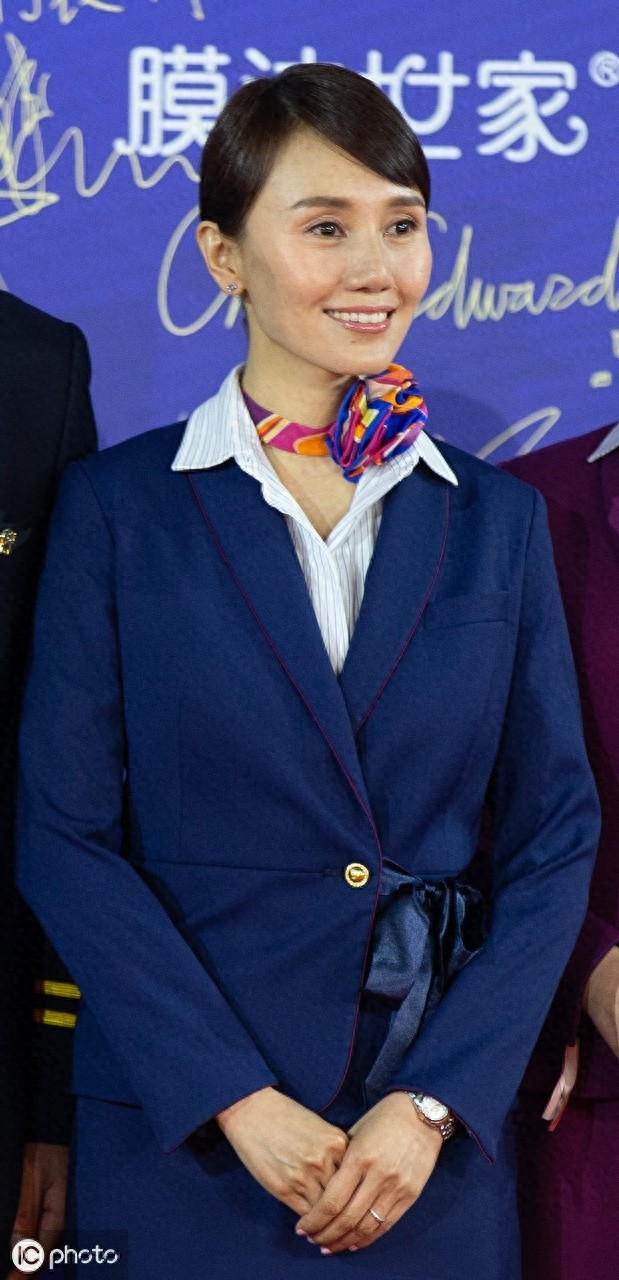 袁泉的一些简介,老公也是演员,结婚10年孩子都9岁了