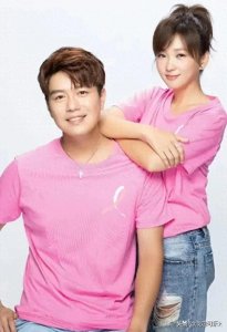 蔡君茹六月曝出轨小20岁滑雪教练,夫妻已分床8年,丈夫选择原谅