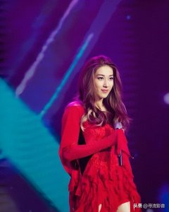 ​钟嘉欣：从华裔小姐冠军到 TVB 视后