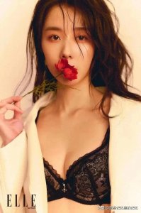 ​邵雨薇：从“新堀江之花”华丽转身，全能艺人之路闪耀开启