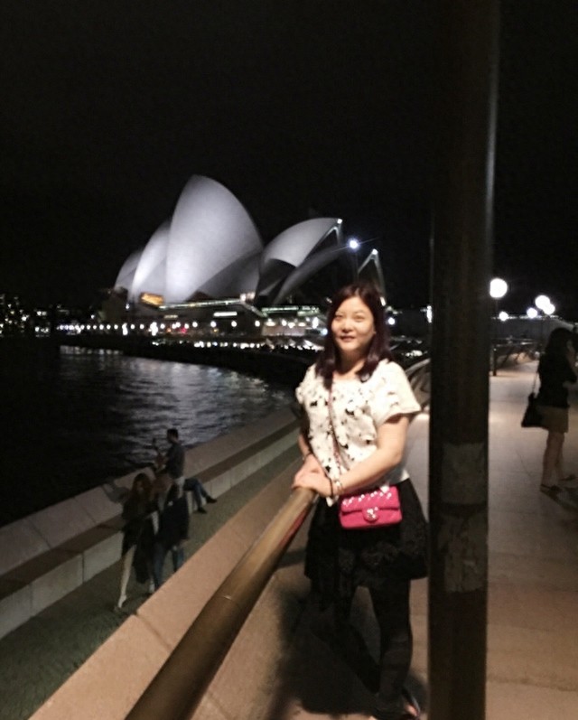 33岁大张伟的妻子近照