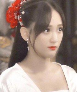 ​45岁的陈乔恩结婚，与小九岁的老公甜蜜举行婚礼