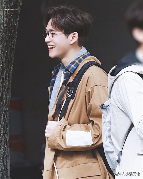 NCT黄旭熙（lucas)成都综艺录制照，帅气满分的卢卡斯，期待综艺