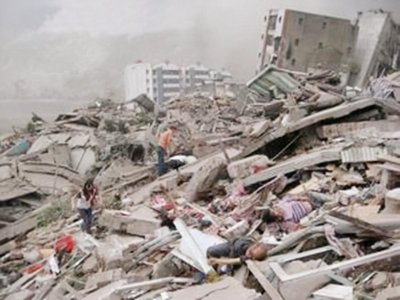 ​2008年5.12汶川地震期间，时任广元市市长接受采访泣不成声