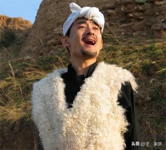 ​博人眼球、装疯卖傻，一夜成名的“草根歌手阿宝”，如今已成笑话