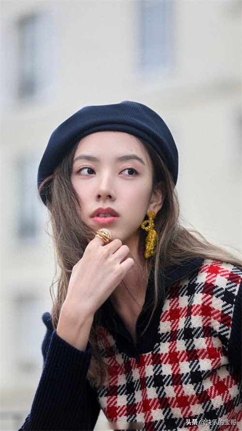 古灵精怪的95后美女演员，孙嘉灵，给人一种初恋般的感觉