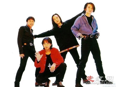 黄家驹死亡遗体遗容照 葬礼无数听众歌迷前来吊唁