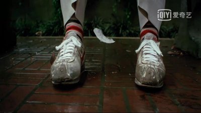 ​《阿甘正传》珍妮：童年治愈一生，不幸的童年用一生去治愈