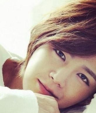 张根硕家庭背景(张根硕公司老板就是母亲)