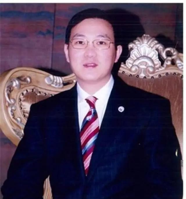 董卿的丈夫是谁（主持人董卿的丈夫是干什么的）