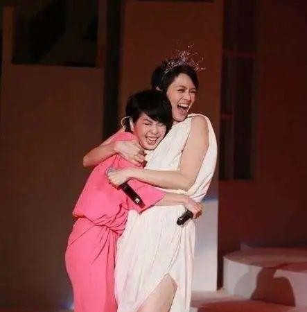 梁咏琪结婚照大曝光（梁咏琪和西班牙籍老公的跨国婚姻）