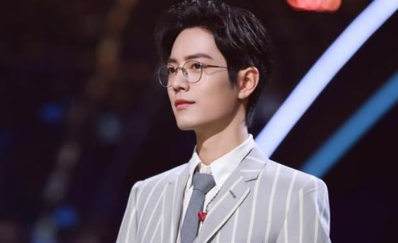 肖战什么时候出道的具体时间 肖战是哪个团的成员