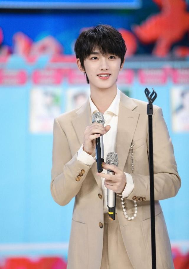 宋亚轩个人资料身高体重(TNT时代少年团介绍)