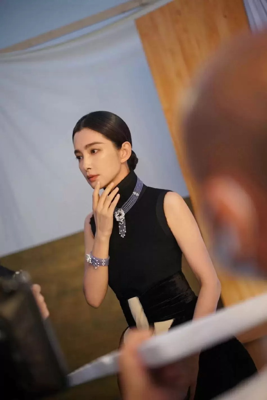 李冰冰抹胸裙高清写真（个性性感美女写真集）