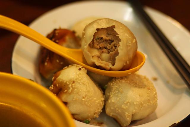 上海最正宗的生煎包(2022上海十大生煎包店铺大盘点)(18)