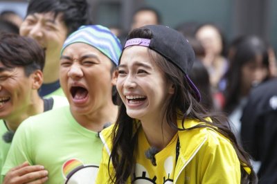 ​baby被传代孕，黄晓明晒孕照：当妈妈真的很不容易！