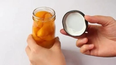 ​开水果罐头别再用力了，教你五个开罐头小妙招，轻轻一拧就能打开
