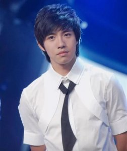 ​俞灏明：23岁遭遇毁容,15年后爱情事业双丰收,快男中最清醒的一个