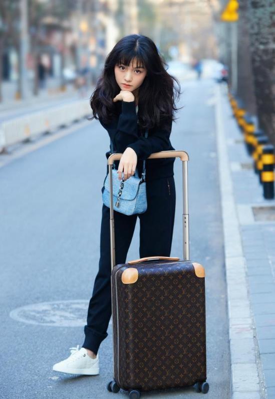 饶雪漫书模名单（一炮而红春夏书模出身逆袭金像影后）(10)