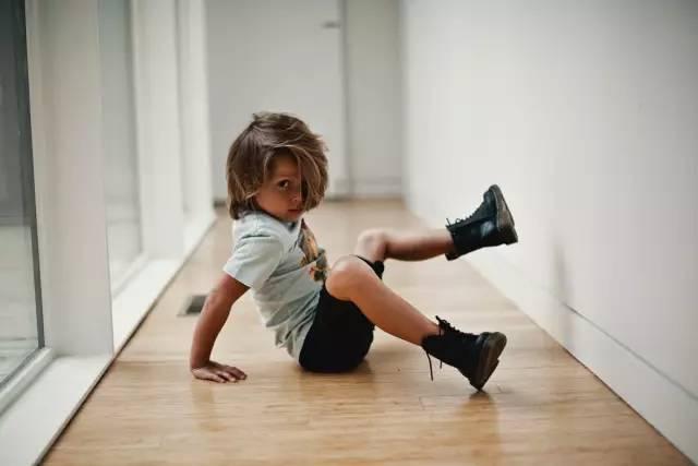 今年秋冬必买的马丁靴就选它（又酷又保暖8款马丁靴推荐）(13)