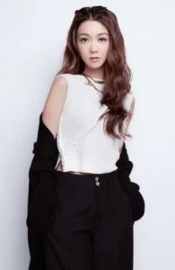 ​40岁冻龄女神——薛凯琪