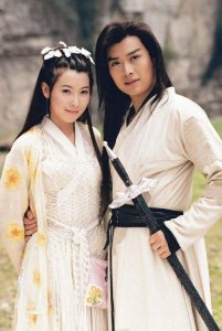 ​年轻时长得漂亮，25岁嫁富豪生一儿一女，41岁越活越有女神范