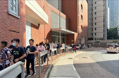 ​香港圣保罗男女中学中一招生，吸引众多深圳跨境上学家庭。