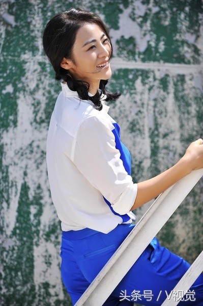 小斯琴高娃具有清丽的外形和纯净的独特气质，演《省港大营救》