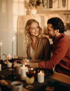 ​能让情侣感情迅速升温的5个话题！说点小秘密让关系更亲密