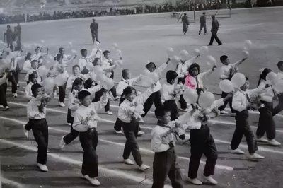​40张稀罕老照片：很怀念那纯真的80年代，能看懂的人都老了