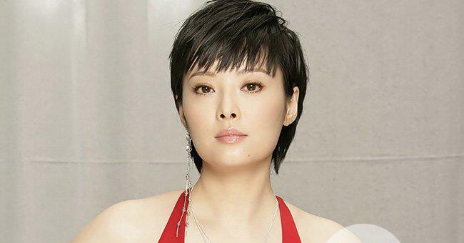 袁立透视装婐照 透视装在华表奖颁奖礼走红