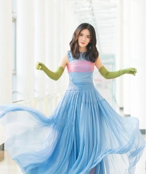 谢娜回应“跨年抢话”事件,还原跨年主持抢话之事的真相!