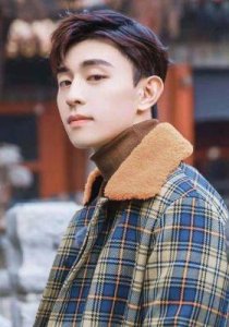 赖艺卸妆后,邓伦卸妆后,任嘉伦卸妆后,网友:一目了然!差距尽显