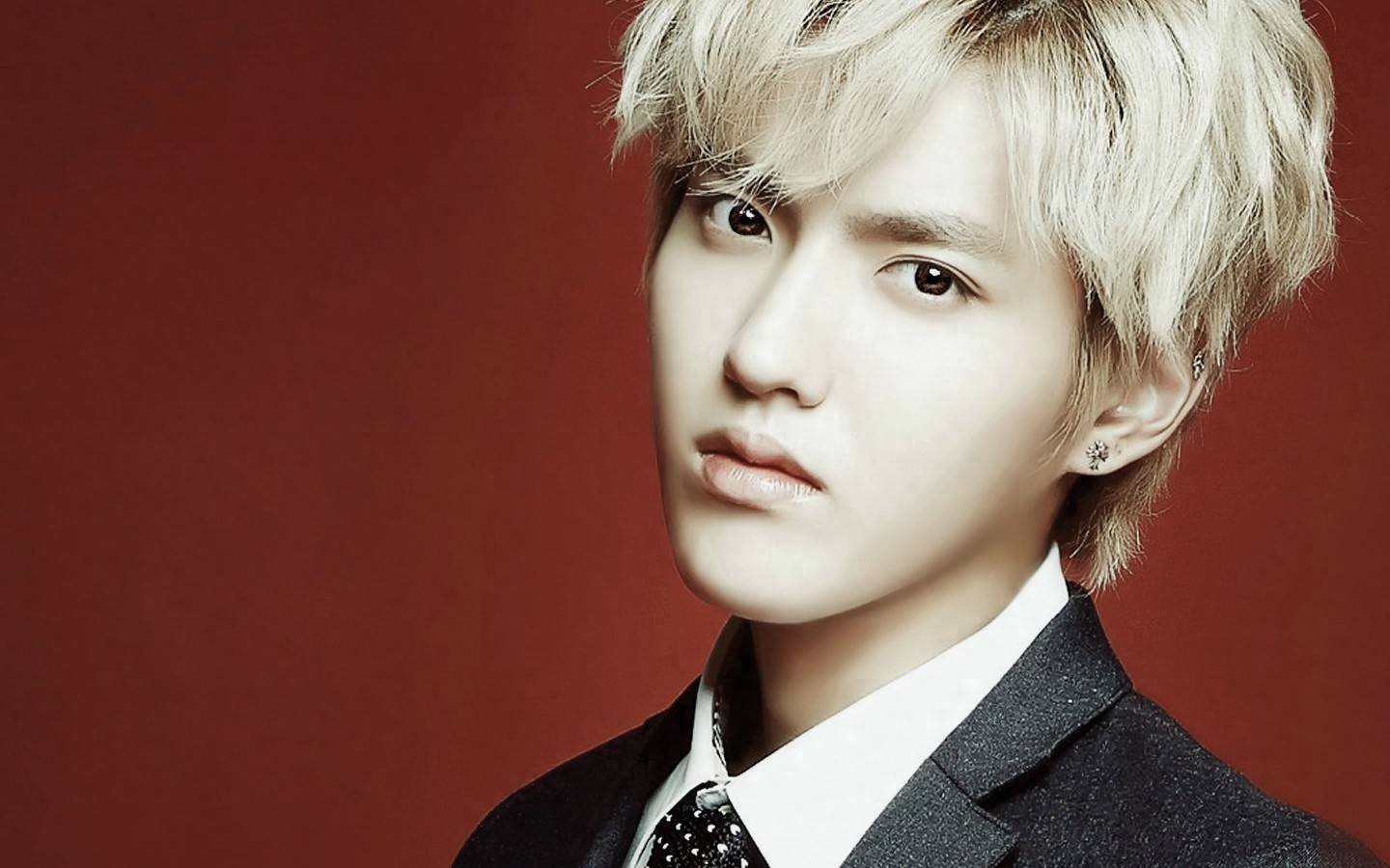 耍的了酷,卖的了萌,就连光头也是帅呆了,长腿欧巴凡先生