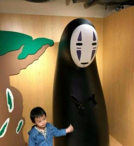 汪小菲深夜猛晒照,大S拥儿子显慈母范,小玥儿逆天小扁鼻随了谁!