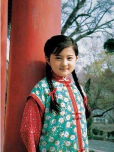 ​琼瑶剧背后的童星人生：从闪耀到沉寂的故事