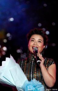 ​张也简介配偶曝光，离婚原因引人关注