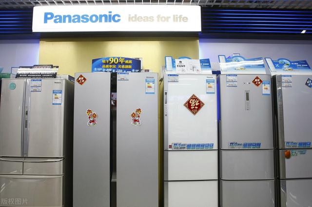 赵薇军旗装道歉事件（赵薇到底做了什么引起国愤民怒）