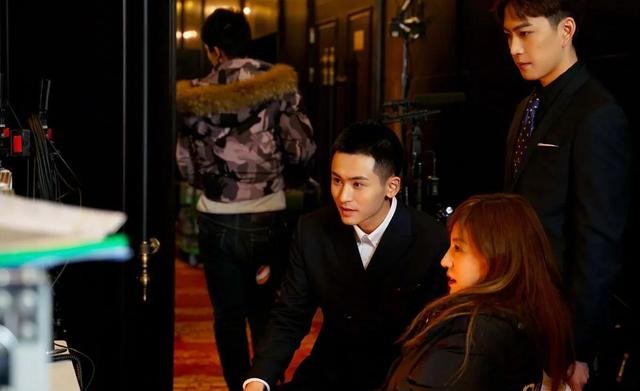 赵薇军旗装道歉事件（赵薇到底做了什么引起国愤民怒）