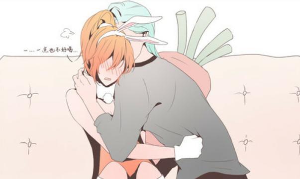 兰陵王看着微醺的花木兰，情到深处时将其推倒，于是……