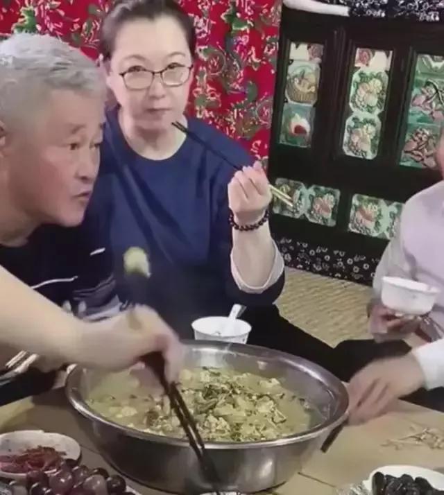 赵本山一对龙凤胎儿女近况 赵本山26岁儿子疑将结婚(4)