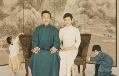 ​浓浓民国风全家福~逗比明星们难得的正经时刻！